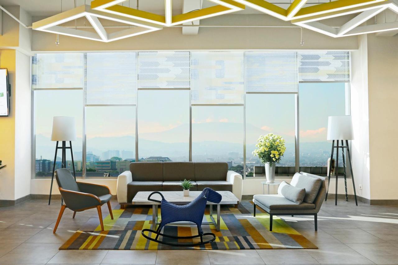 Yello Hotel Paskal Bandung Buitenkant foto